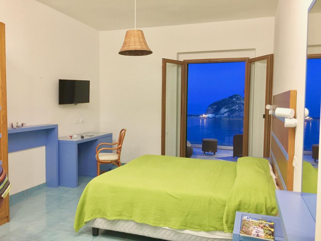 호텔 토레 산탄젤로 Forio di Ischia 객실 사진